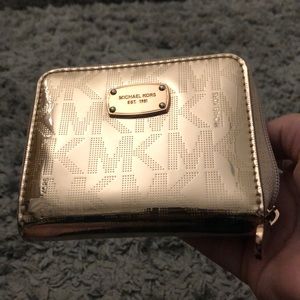 Michael Kors Wallet! 1 FREE SWELL BOTTLE INCLUDED!